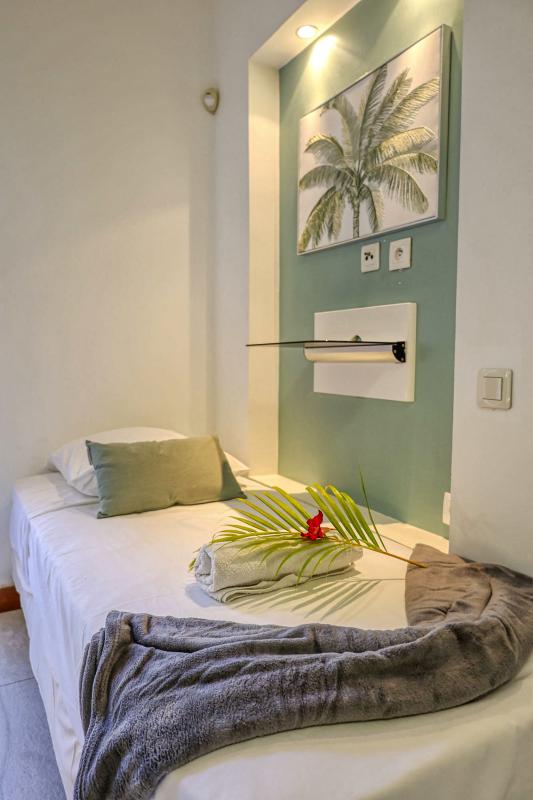 27.Location villa piscine Le Gosier Guadeloupe_Chambre 2
